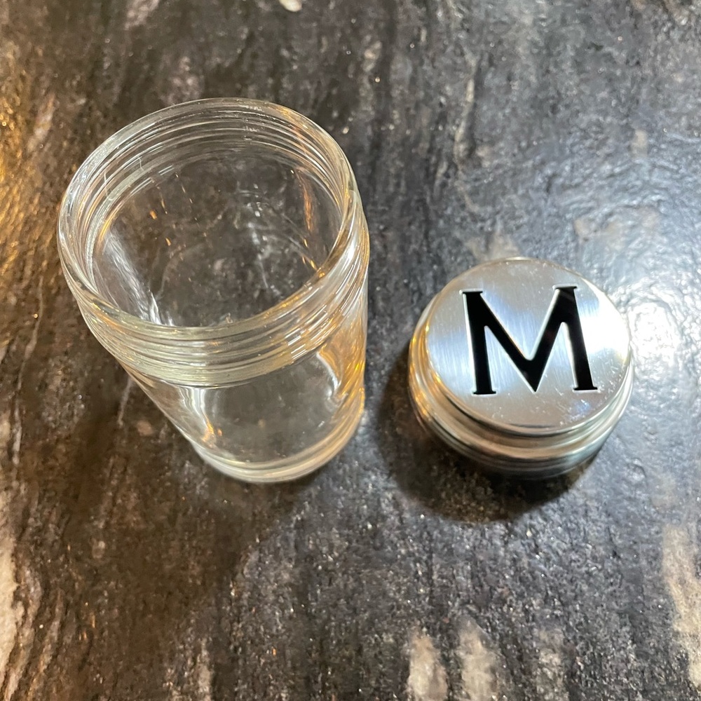 Monogram Shaker - Picture 3 of 4